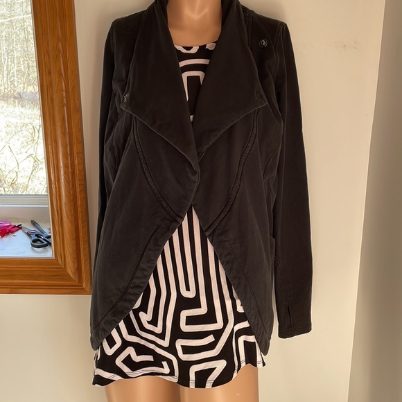 🌷 19” PTP Fits to 6 that’s a wrap sweater cardigan jacket black - Picture 2 of 10